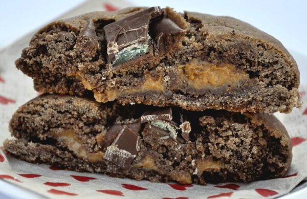 Peppermint Crisp Cookie with Caramel Filling - Image 5