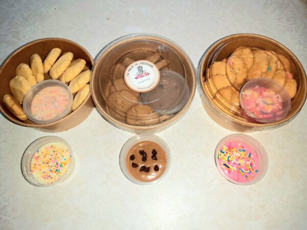 DUNK A COOKIE - Funfetti cookies & Strawberry Sauce - Image 2