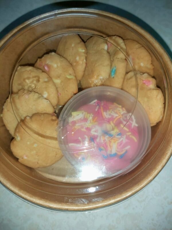 DUNK A COOKIE - Funfetti cookies & Strawberry Sauce - Image 3