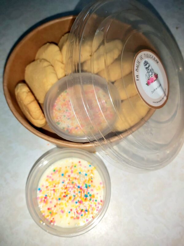 DUNK A COOKIE - Orange Cookie & Vanilla Sauce